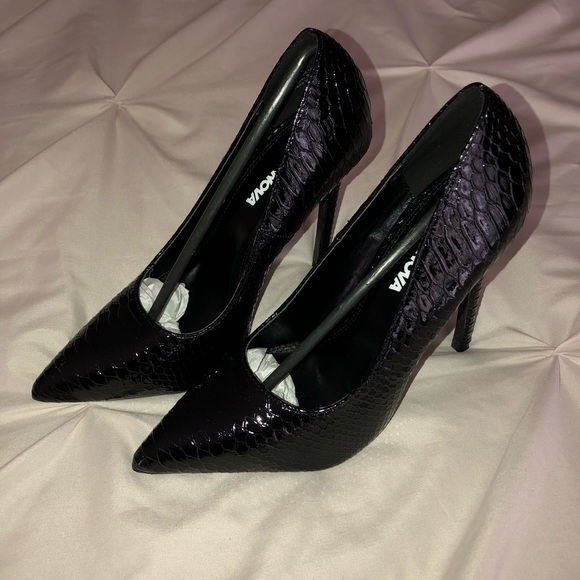 Size 7 that I can no longer fit. - Picture 8 of 8